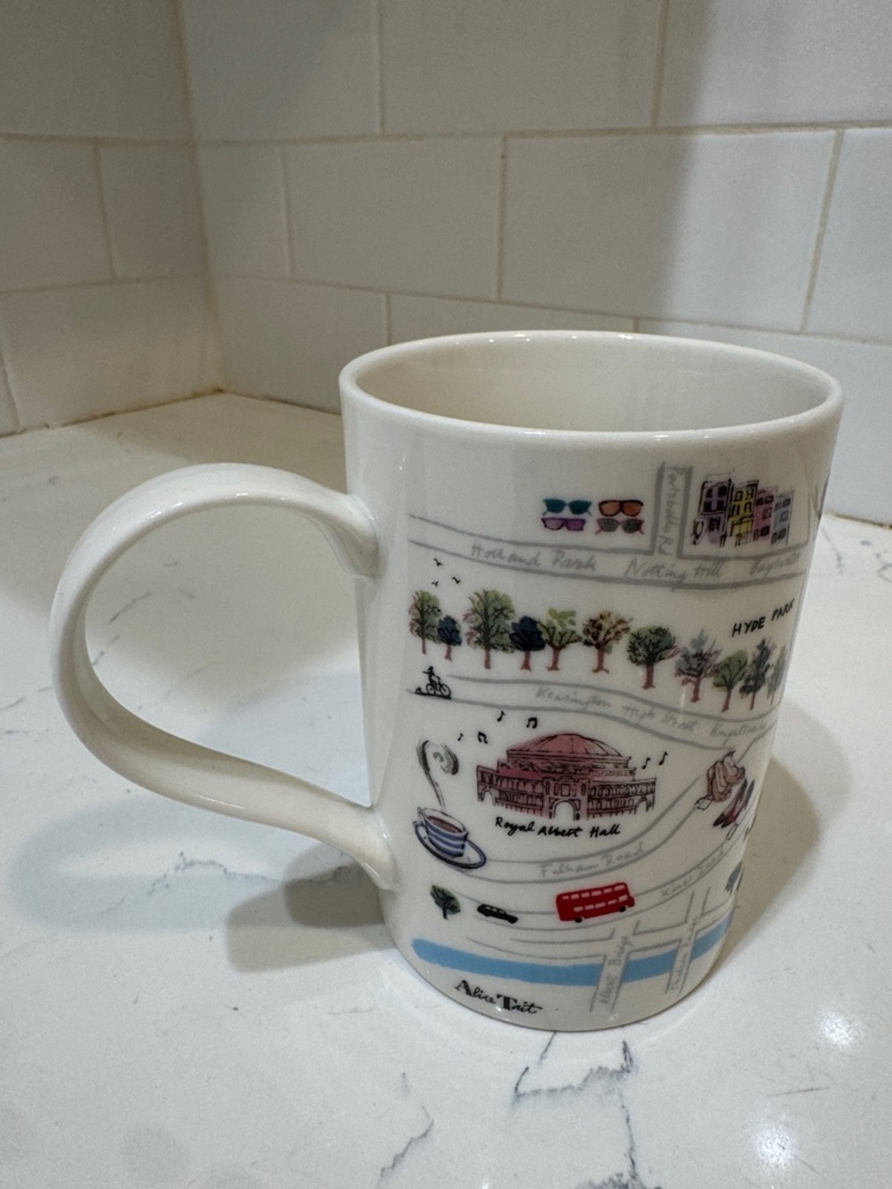 London Illustrated Ceramic Mug - White Travel Design - Picture 4 of 12